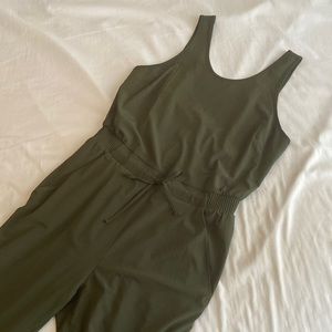 ALL IN MOTION CROPPED ACTIVE JUMPSUIT — POLY SPANDEX 🏃🏼‍♀️